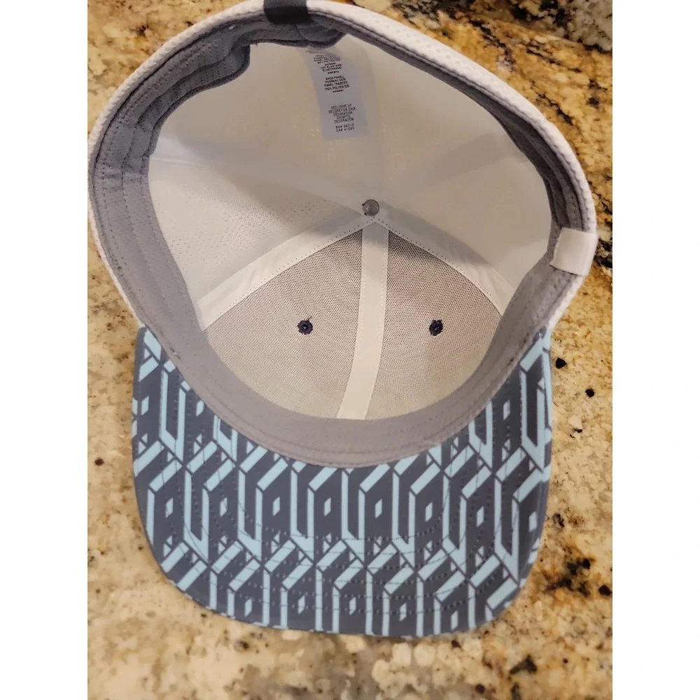 Under Armour Men's UA Iso-Chill Driver  Mesh S/M Fitted Golf Casual Cap Hat NWOT